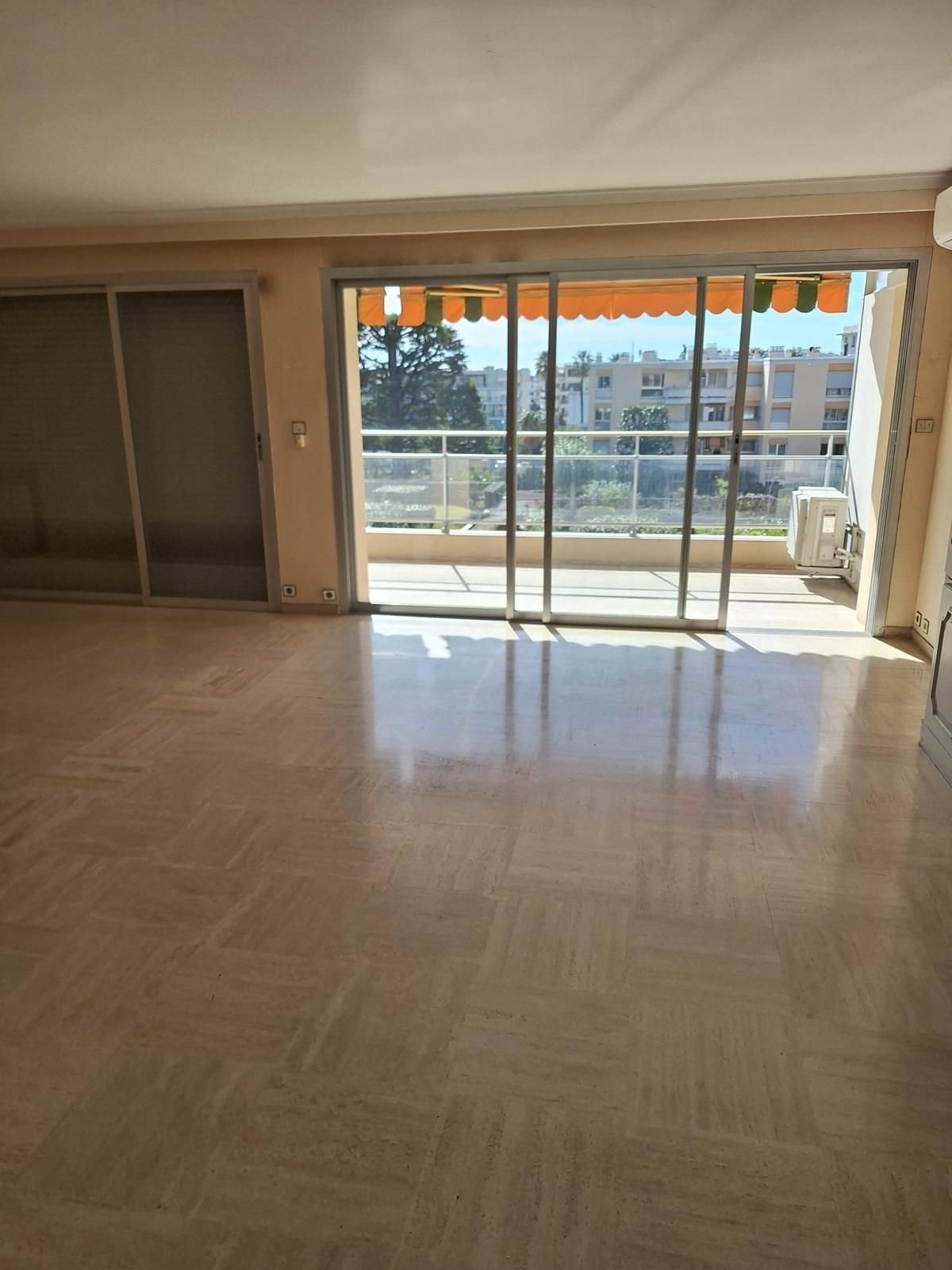 Valorisation de meubles et objets d'art à Cannes